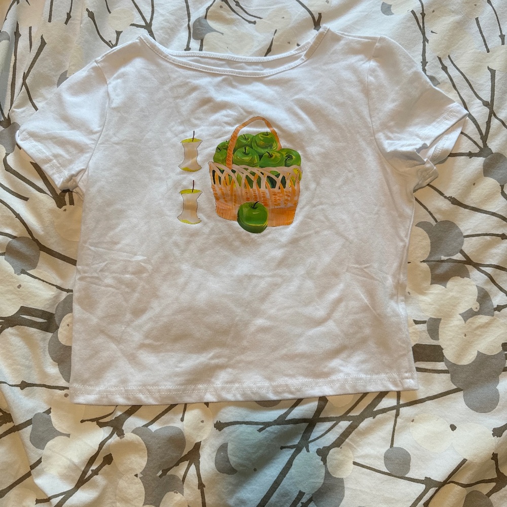 Apple Basket print crop top